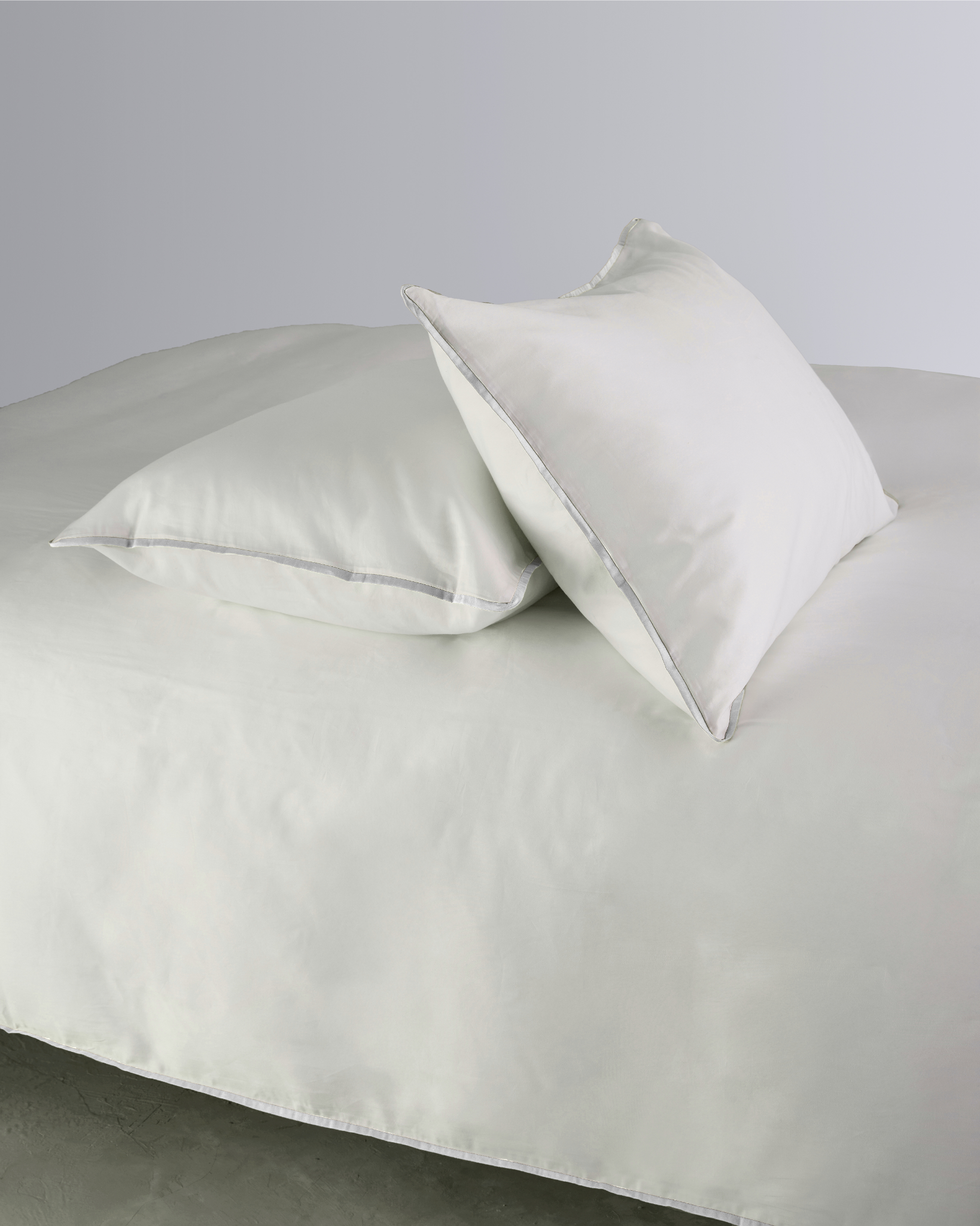 Metropolitan Soft Piping Pillowcase